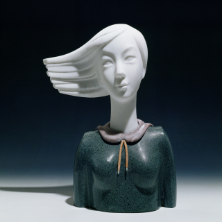 후드티 소녀 · A girl in a hoodie